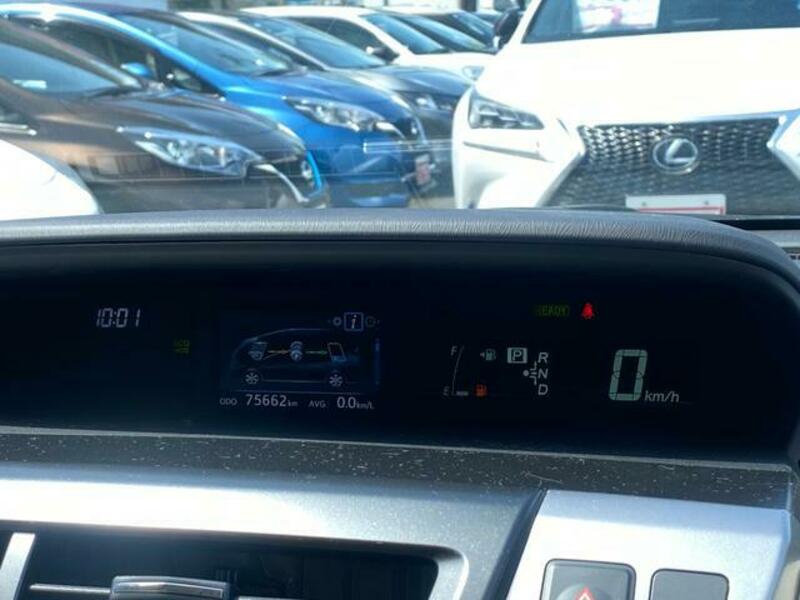 PRIUS ALPHA