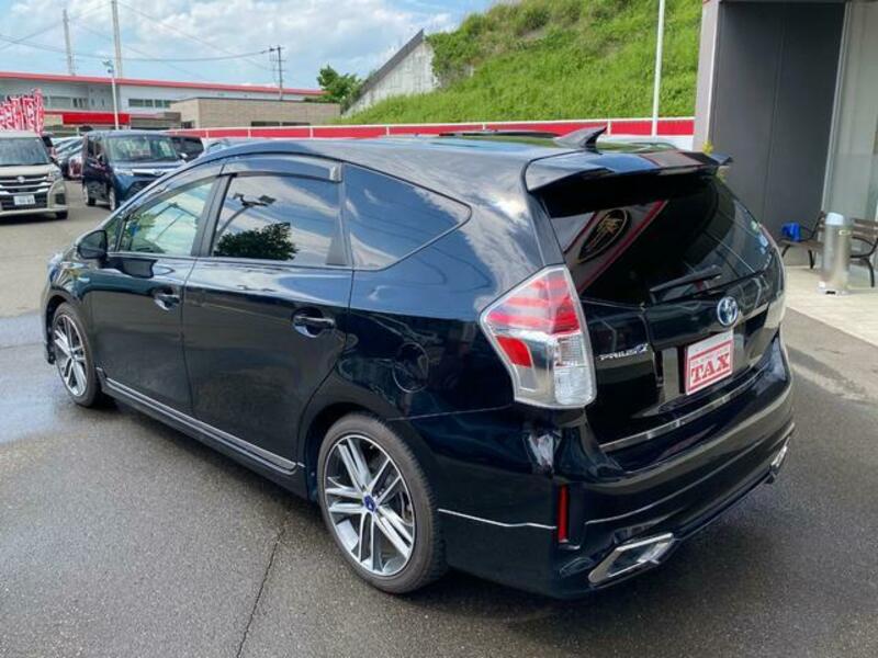 PRIUS ALPHA