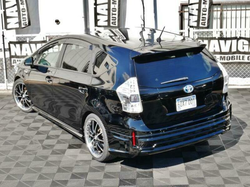 PRIUS ALPHA