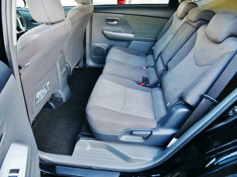PRIUS ALPHA