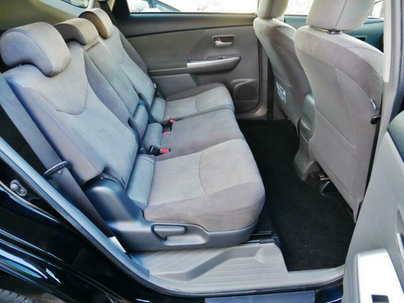 PRIUS ALPHA