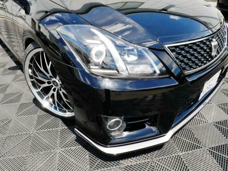 CROWN