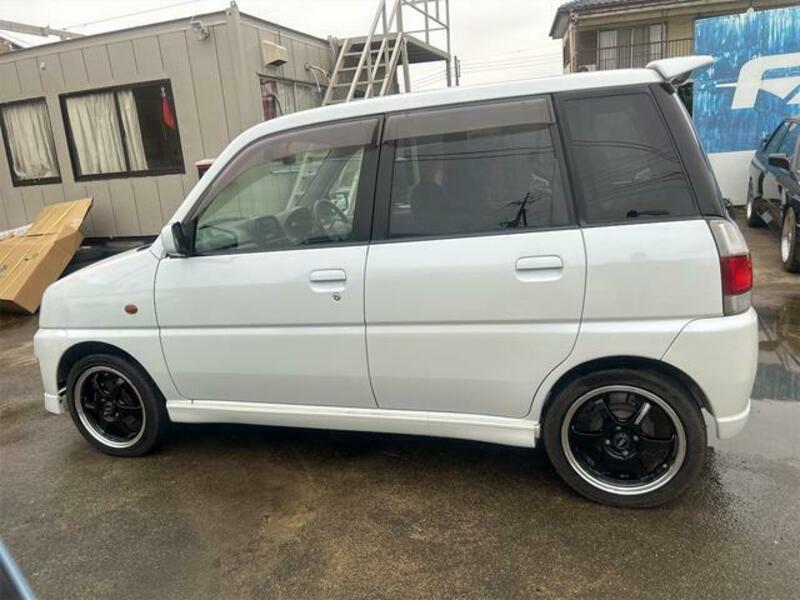 PLEO