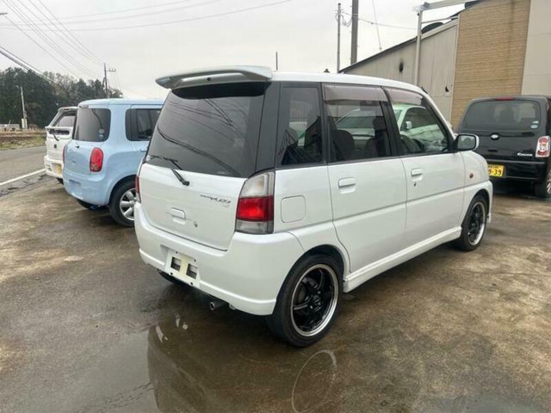 PLEO