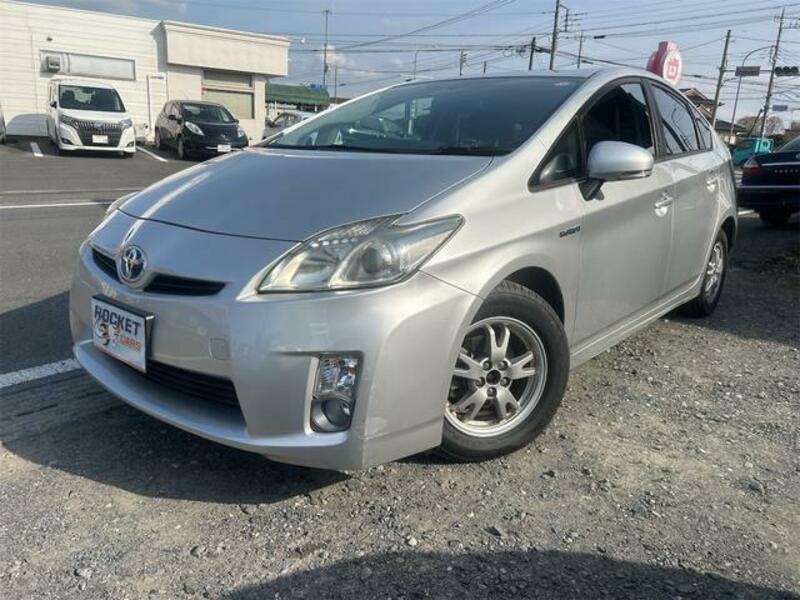 TOYOTA PRIUS