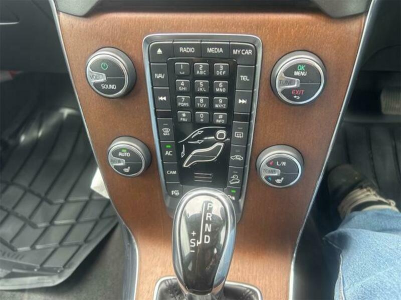 V40