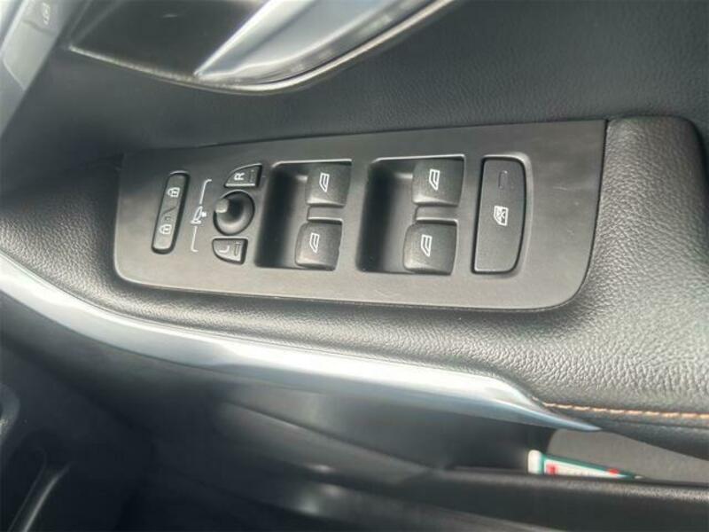 V40