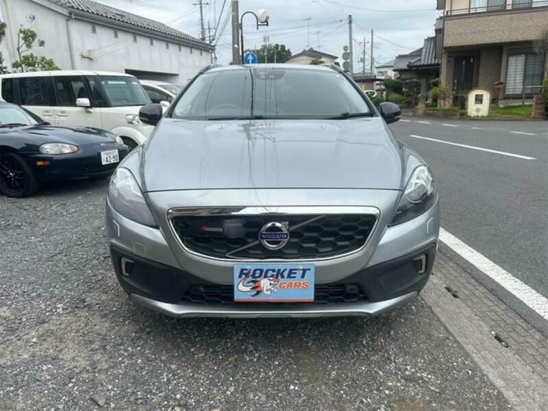 V40
