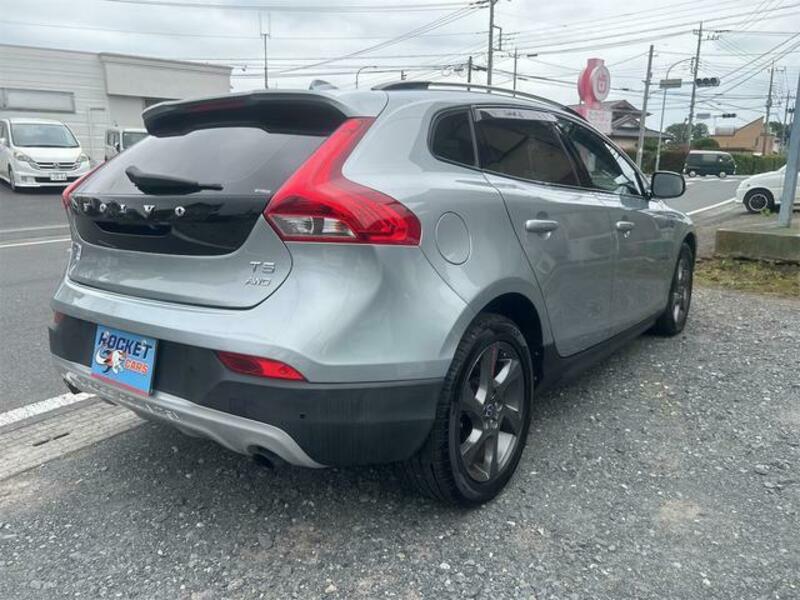 V40