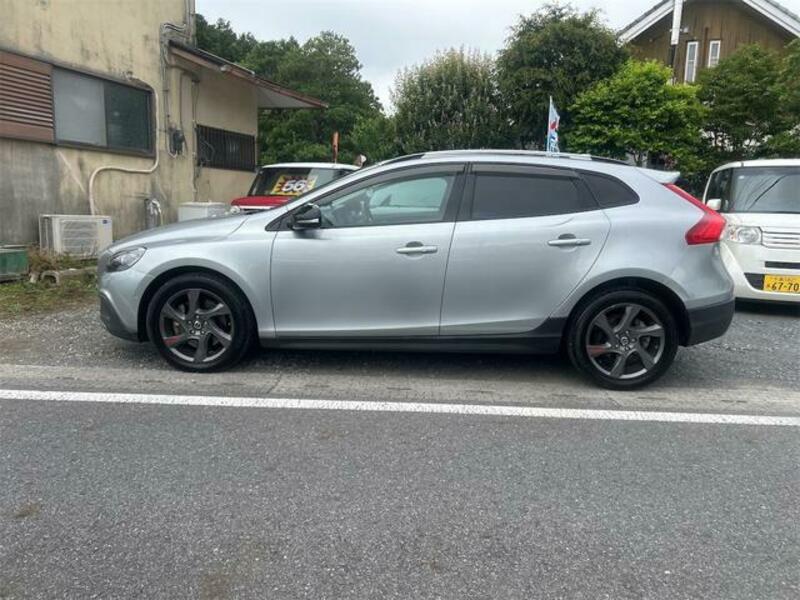 V40