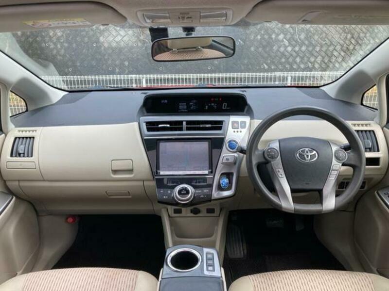 PRIUS ALPHA