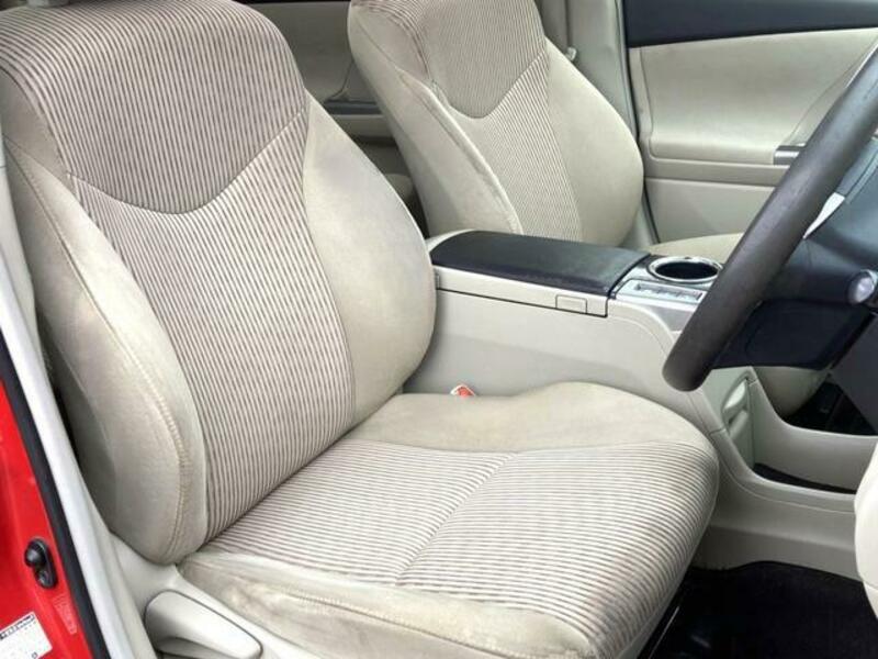 PRIUS ALPHA