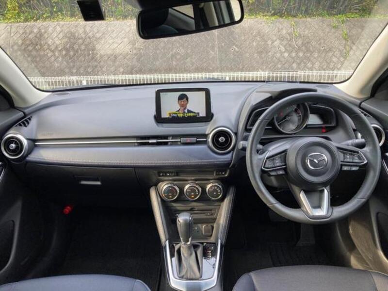 MAZDA2