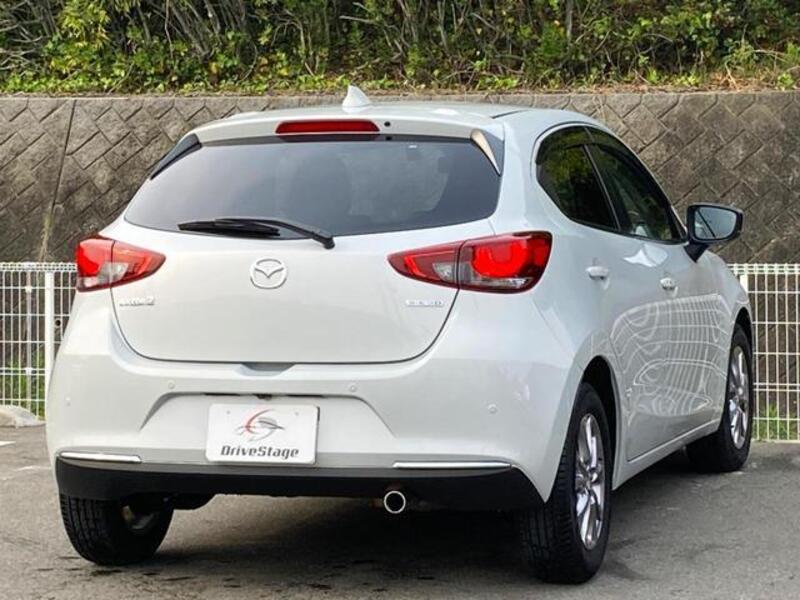 MAZDA2
