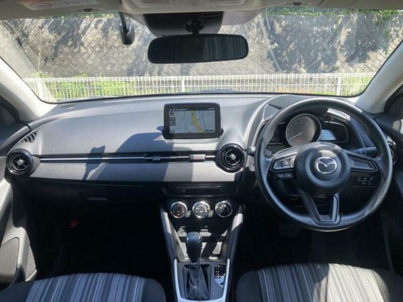 MAZDA2