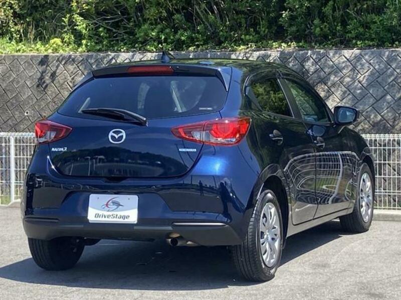 MAZDA2