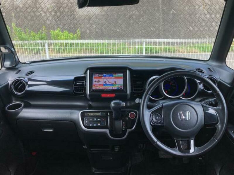 N BOX CUSTOM