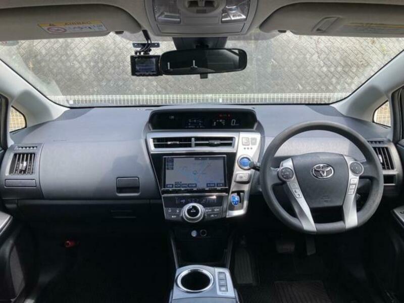 PRIUS ALPHA