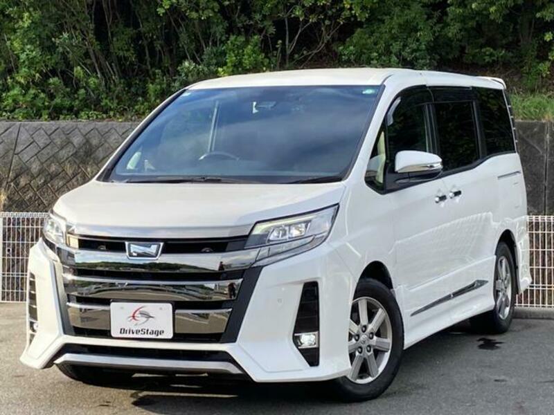 TOYOTA NOAH