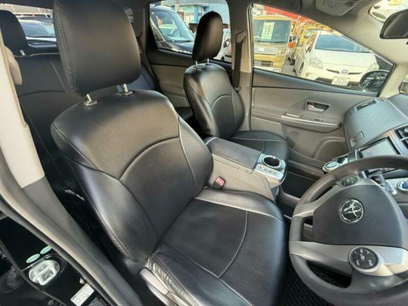 PRIUS ALPHA