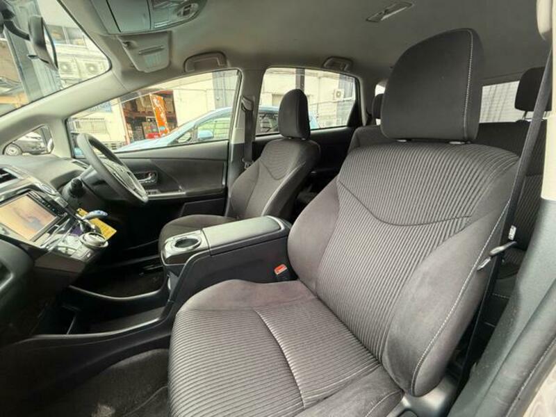 PRIUS ALPHA