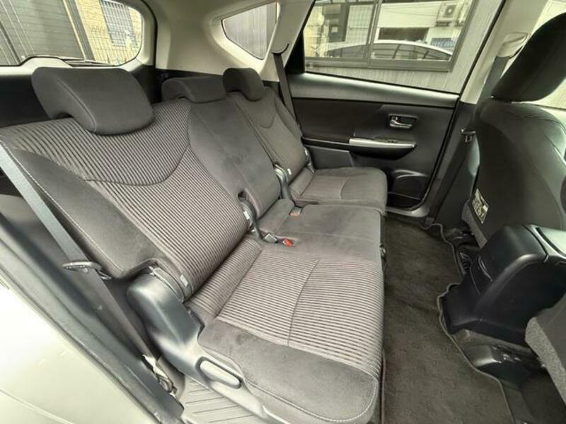 PRIUS ALPHA