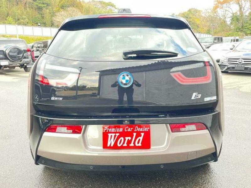 i3