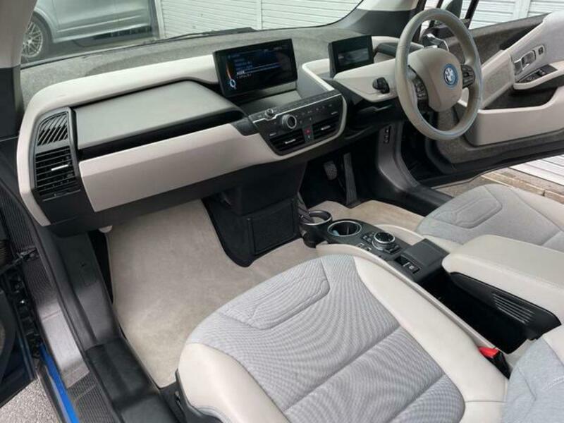 i3