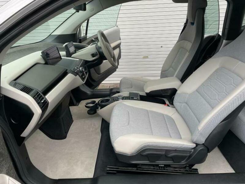 i3