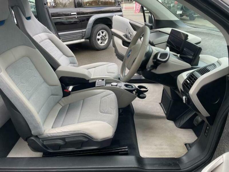 i3