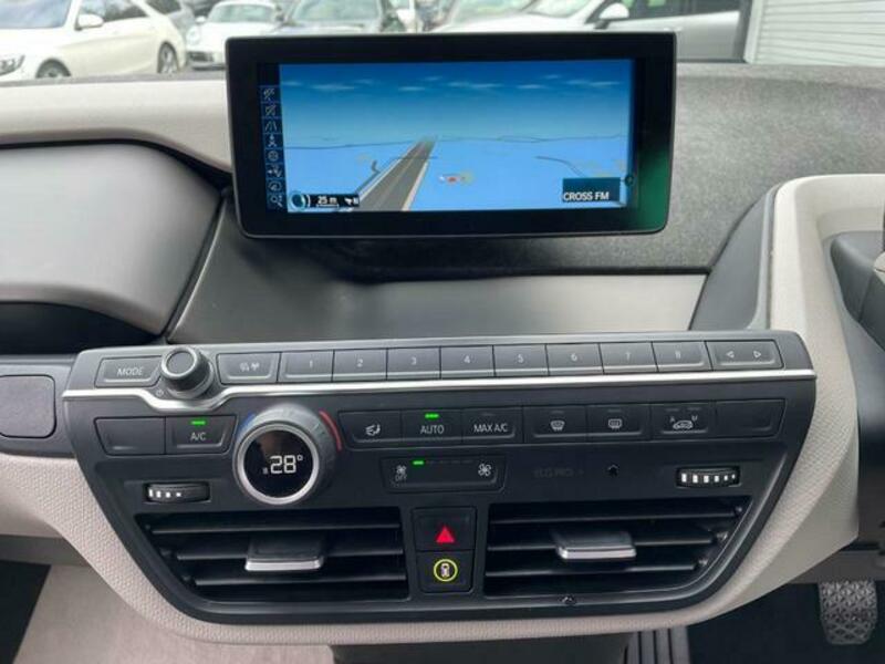 i3