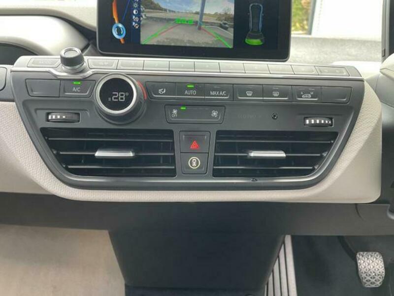 i3