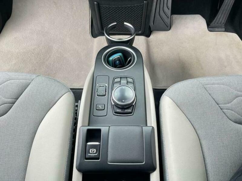 i3