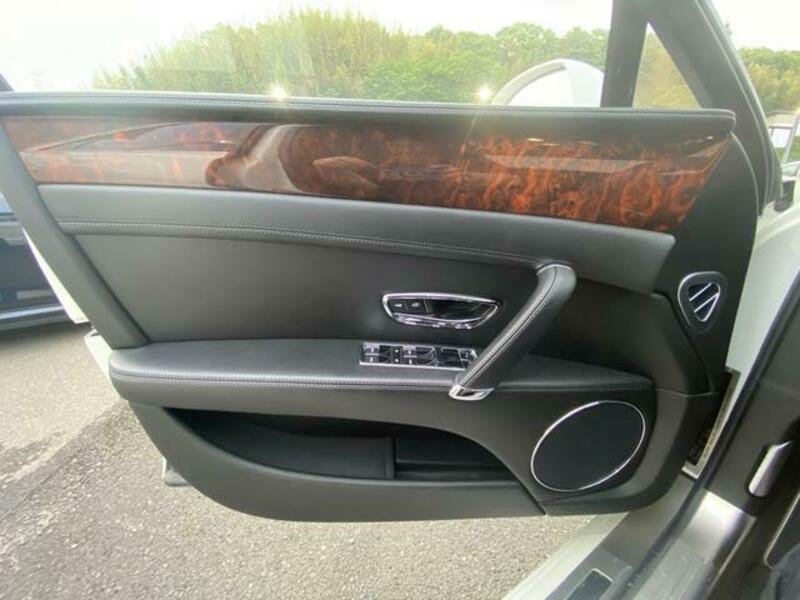 FLYING SPUR