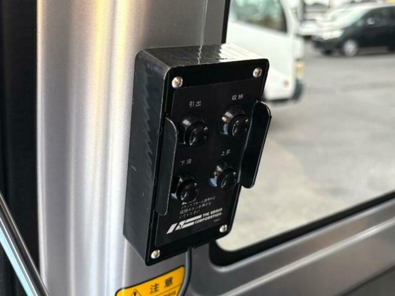 MINICAB VAN