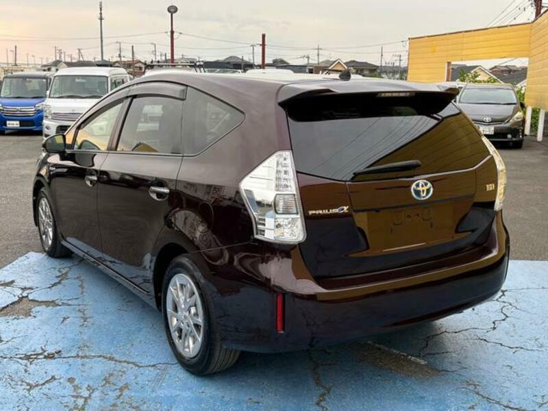 PRIUS ALPHA