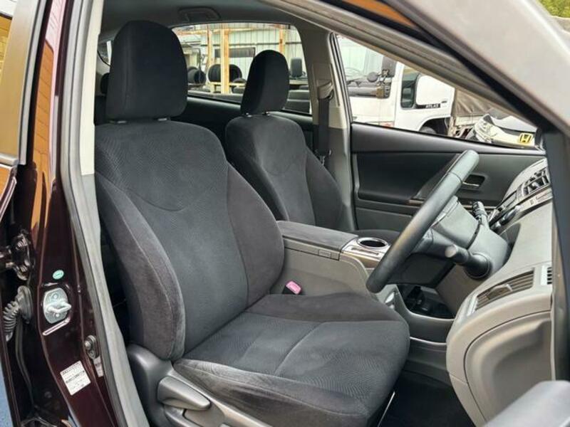 PRIUS ALPHA