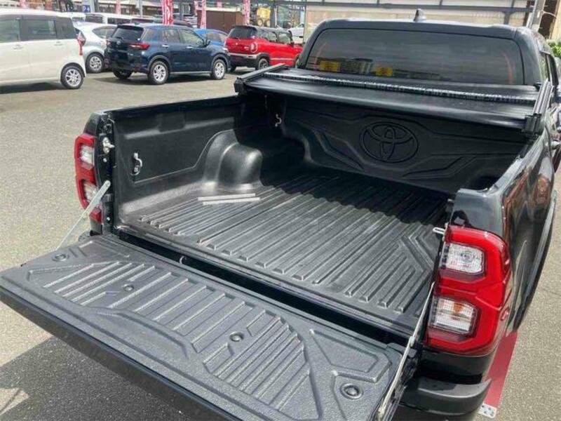 HILUX