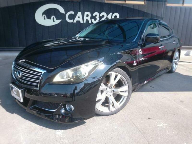 NISSAN FUGA
