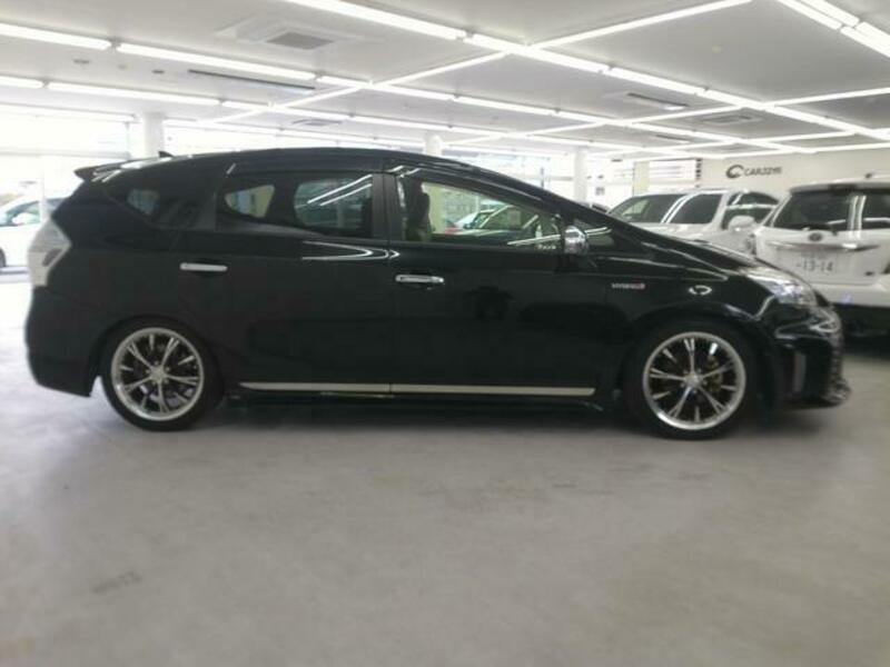 PRIUS ALPHA