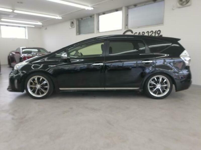 PRIUS ALPHA