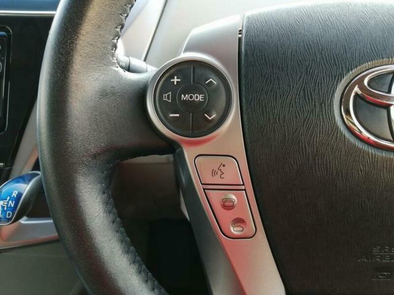 PRIUS ALPHA