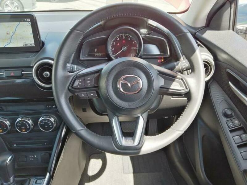 MAZDA2