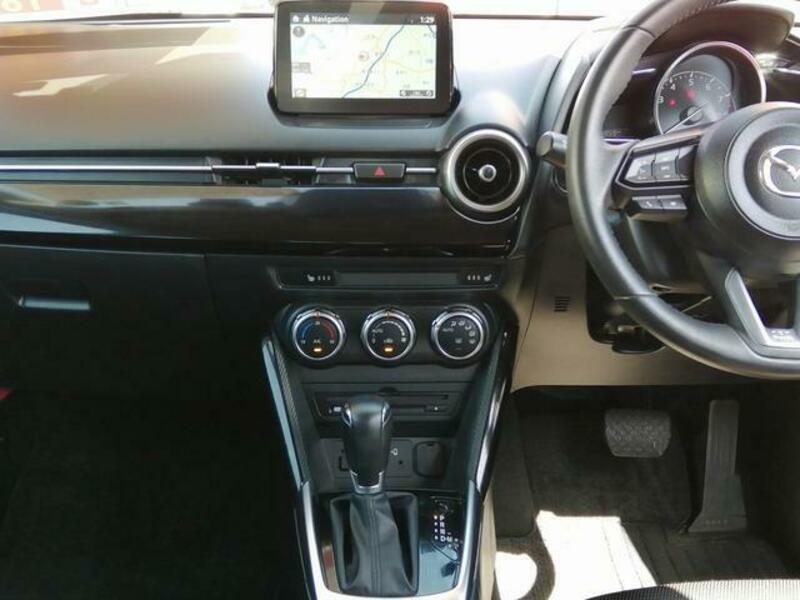 MAZDA2