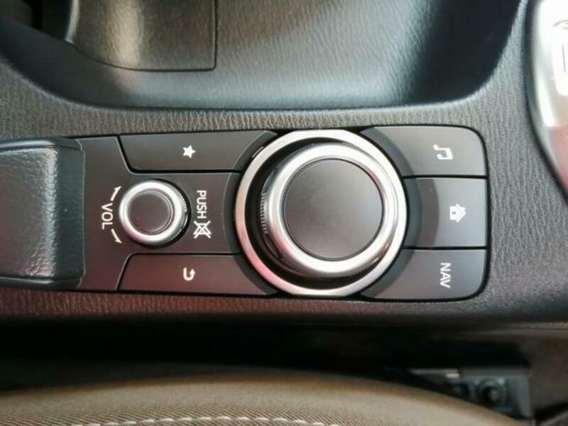 MAZDA2