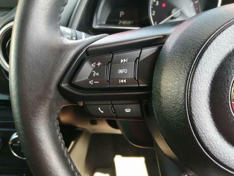 MAZDA2