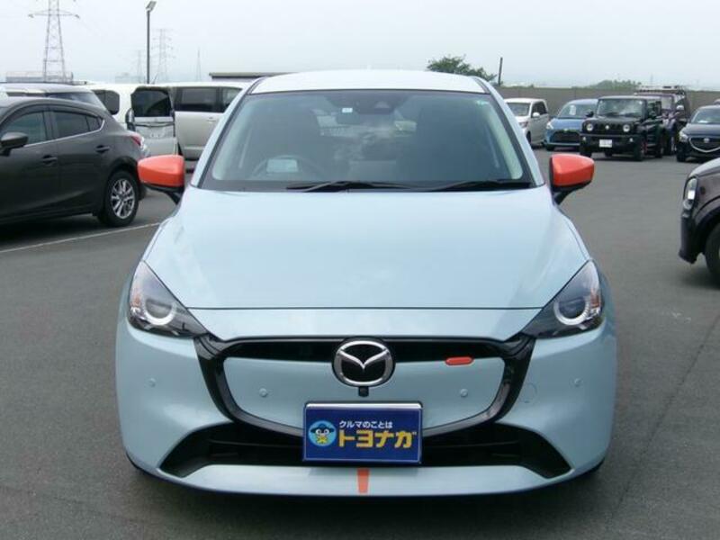 MAZDA2