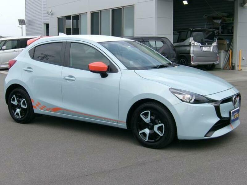 MAZDA2