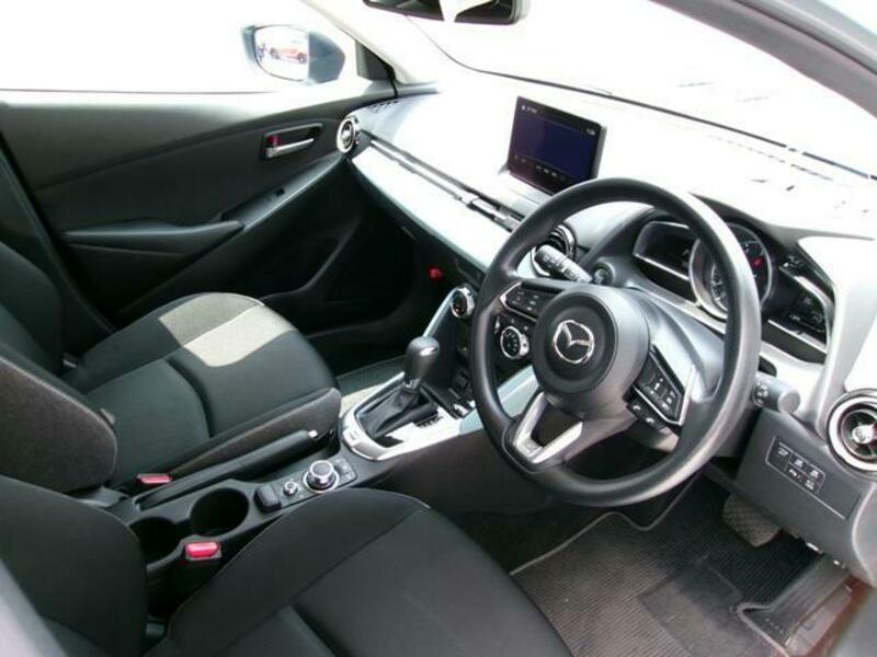 MAZDA2
