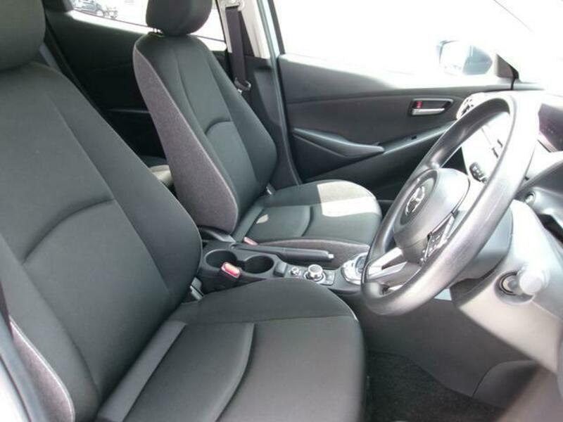 MAZDA2